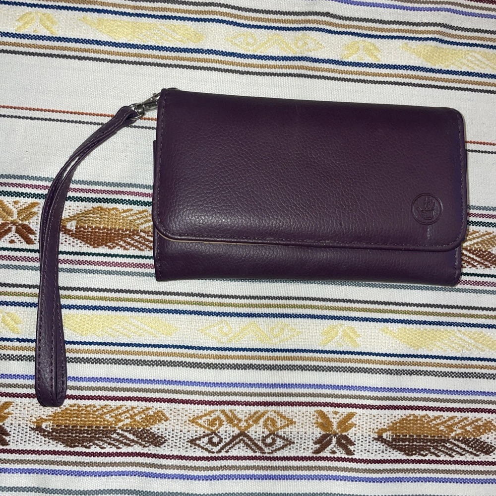 Body Glove Brown Leather Wristlet Clutch Card Storage and Big Section‎ for Phone